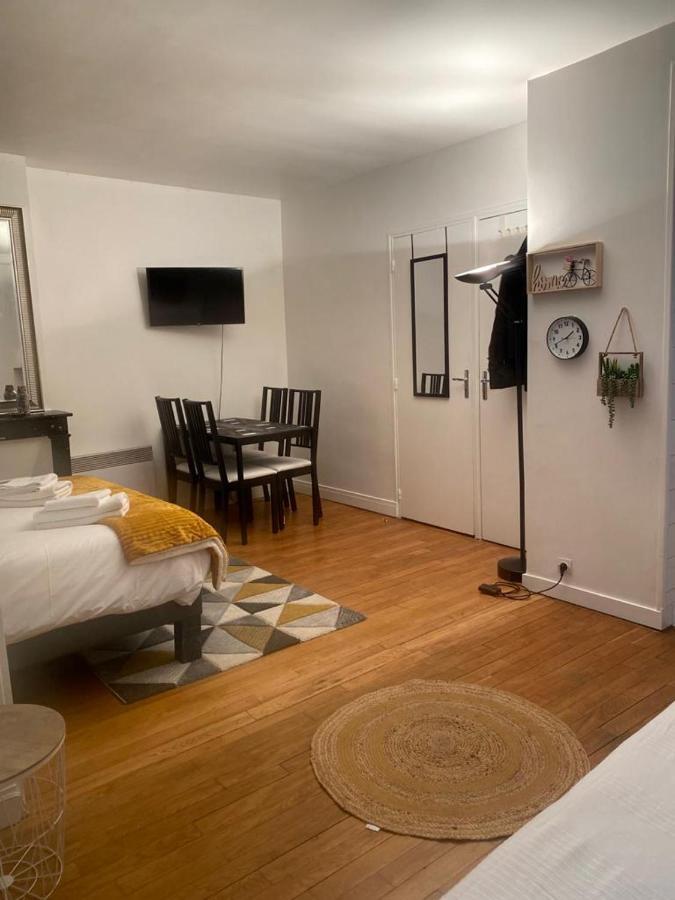 Jolie Appartement A Париж Экстерьер фото
